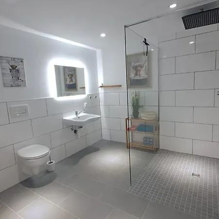 , Nagelneu Barrierefrei * Nieheim